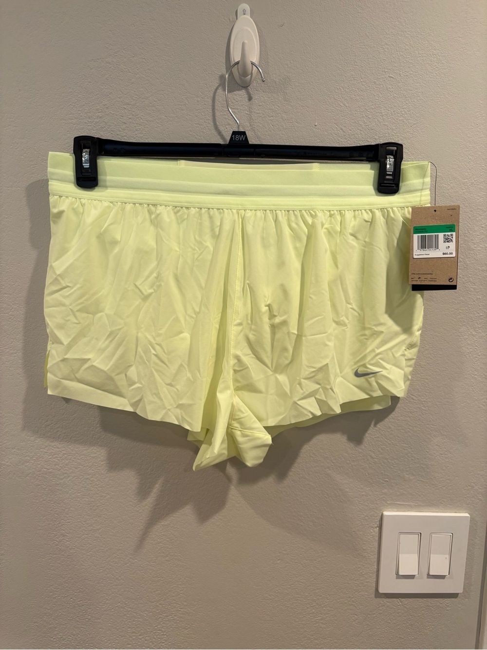 Women's Nike Swift Dri-FIT Mid-Rise 2.5" Brief-Lined Running Shorts Size XL - Picture 2 of 14